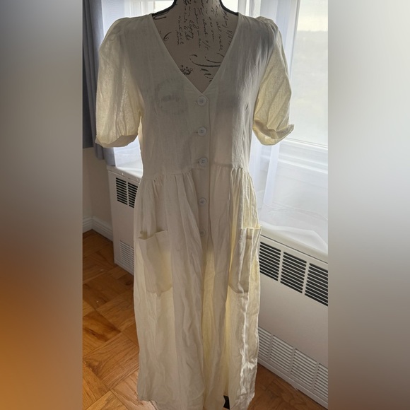 Very summery Cream Button-Down Dress - Picture 1 of 3